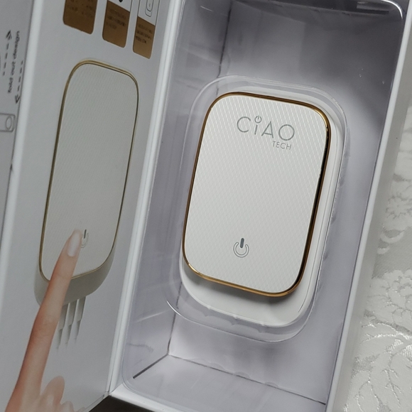 LIFEWARE Wall Port with Night Light - Picture 3 of 10